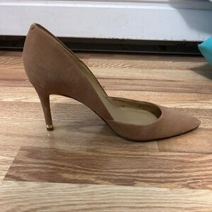Michale Kors 7.5 closed toe pumps